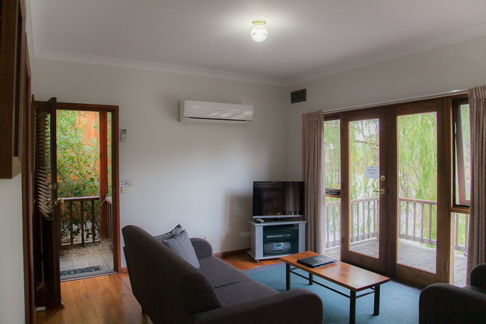 Perricoota Vines Retreat Hotel Moama Exterior photo